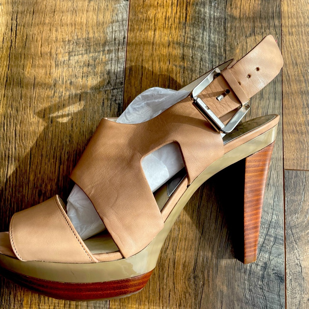 New Carlo Platform sandals size 11 Micheal Kors